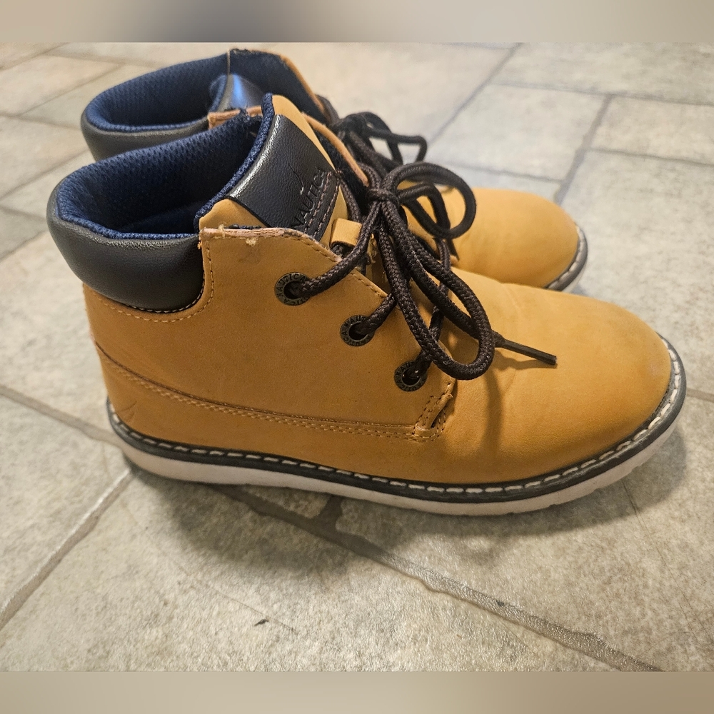 Size 13 little boys Nautica Kids Plot Chukka Boot Lace Up